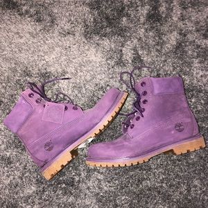 NWT Women’s Purple Timberlands Size 8 !!